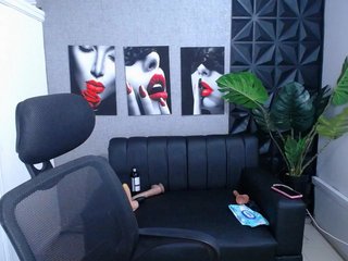 Valentina-mature Porn Show