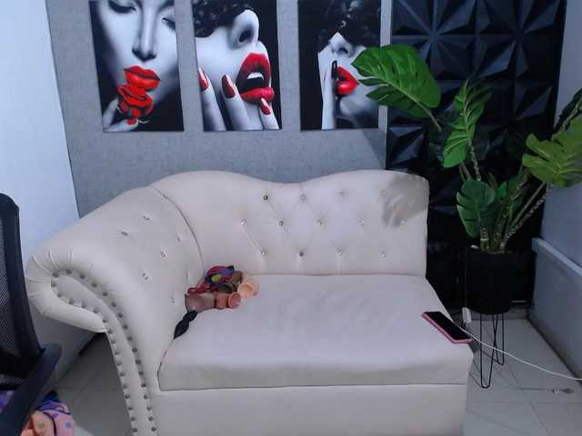 Valentina-mature's BongaCams show and profile