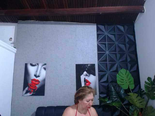 Valentina-mature live cam on BongaCams