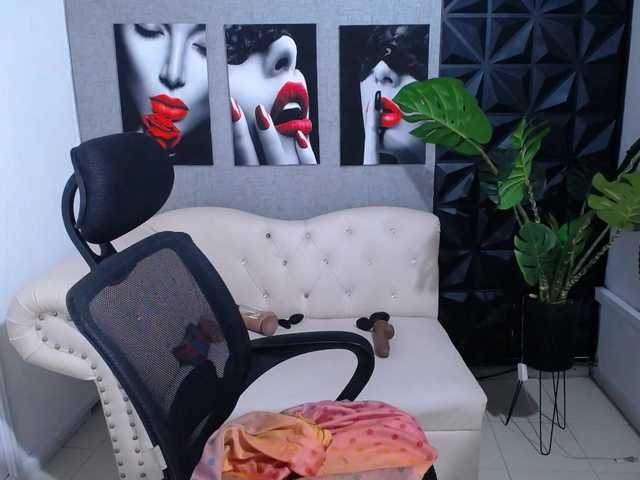 Valentina-mature's BongaCams show and profile