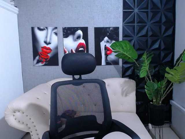 Valentina-mature's BongaCams show and profile