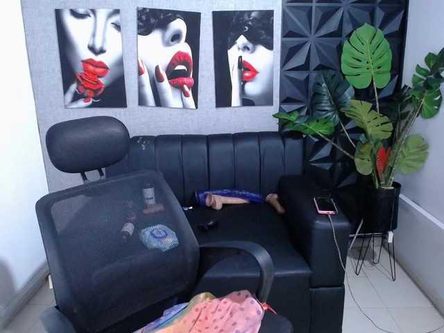 Valentina-mature live cam on BongaCams