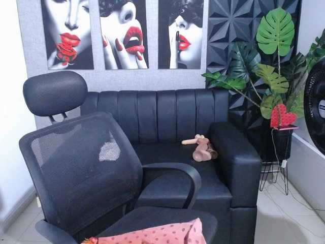 Valentina-mature live cam on BongaCams