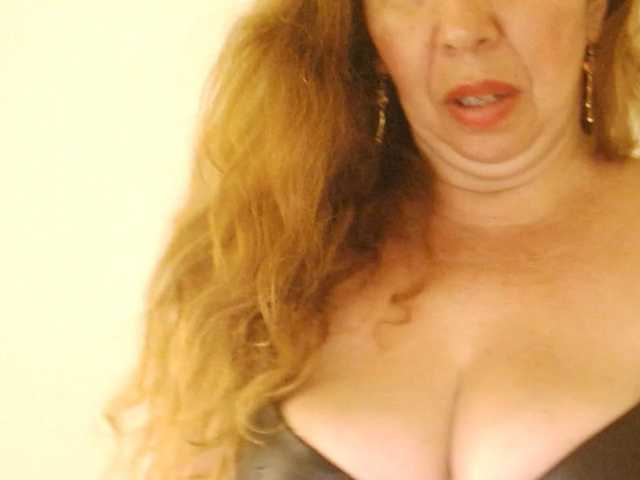 Valentina-mature live cam on BongaCams