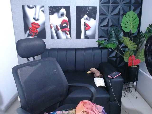 Valentina-mature live cam on BongaCams