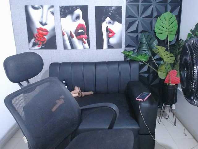 Valentina-mature live cam on BongaCams