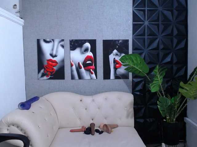 Valentina-mature's BongaCams show and profile