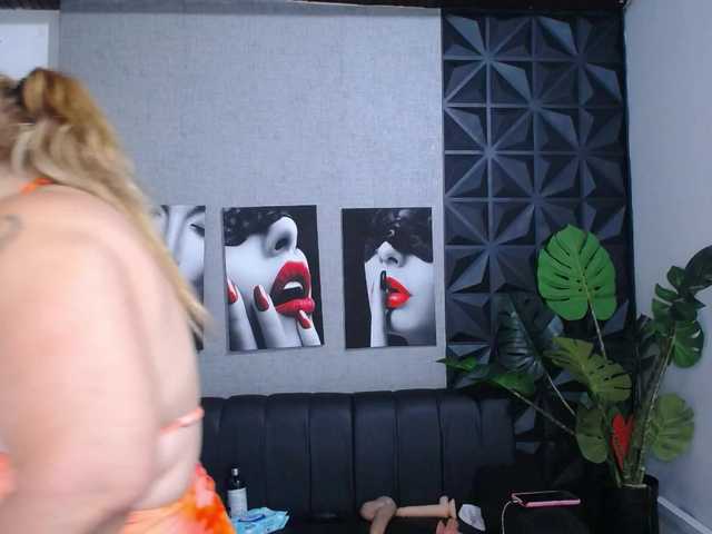 Valentina-mature