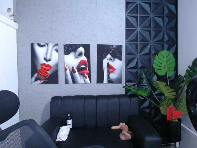 Valentina-mature live cam on BongaCams
