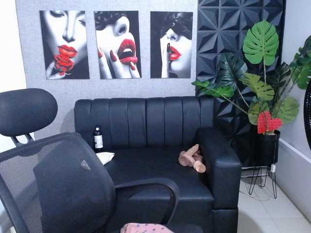 Valentina-mature live cam on BongaCams