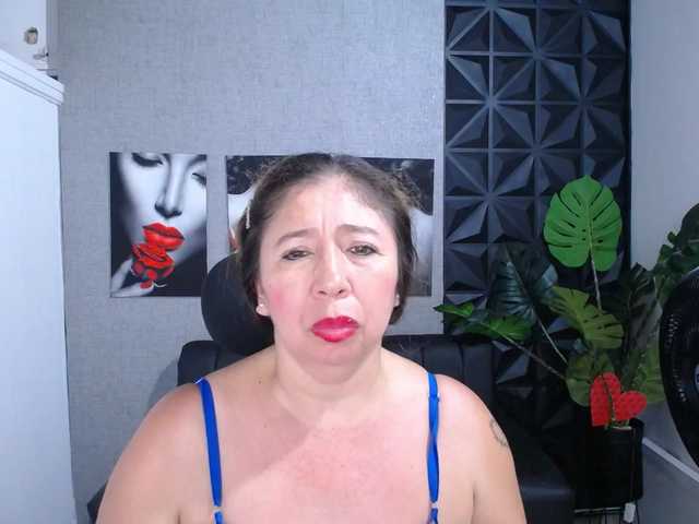 Valentina-mature live cam on BongaCams