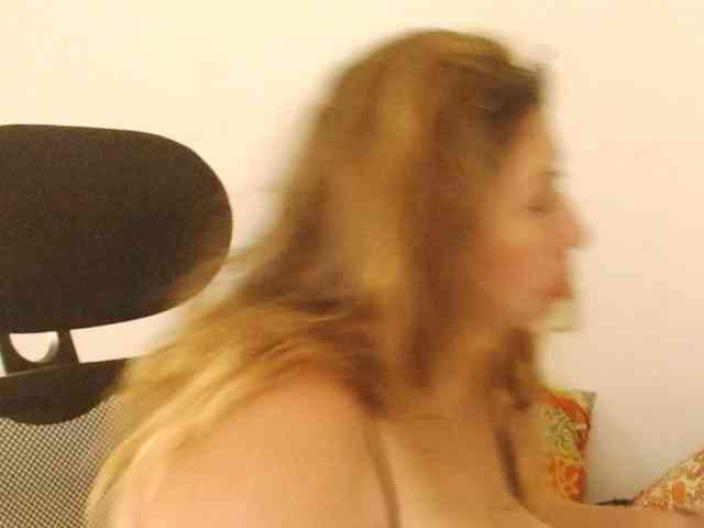 Valentina-mature