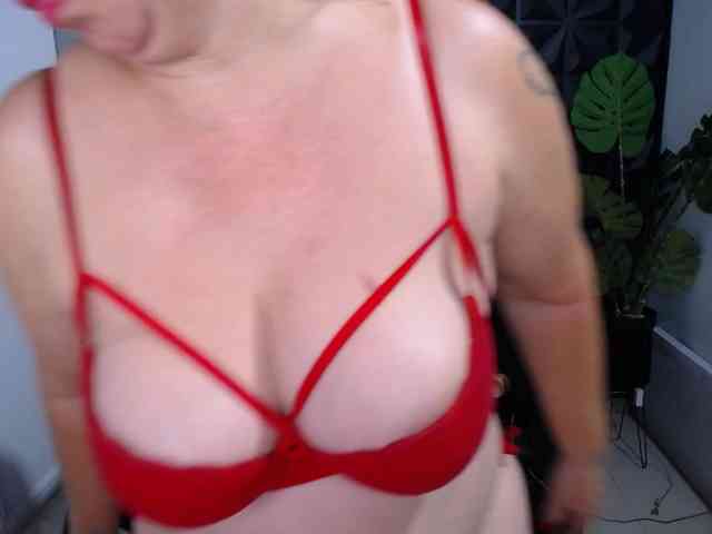 Valentina-mature