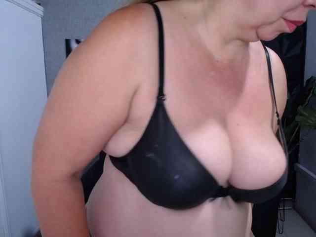 Valentina-mature webcam