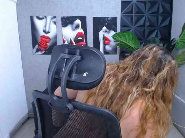 Valentina-mature