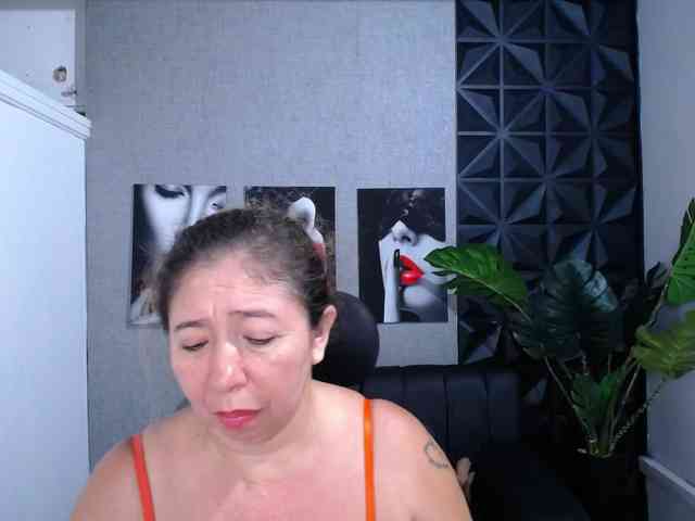 Valentina-mature