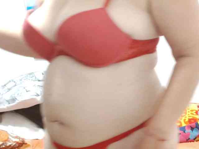valentina-mature's live room