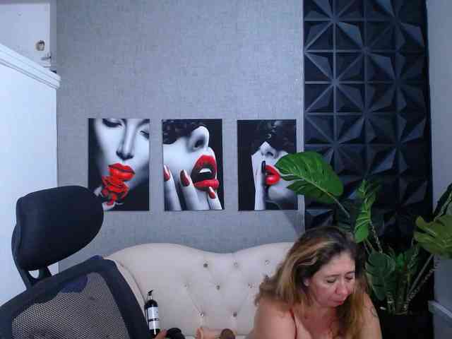 Valentina-mature webcam