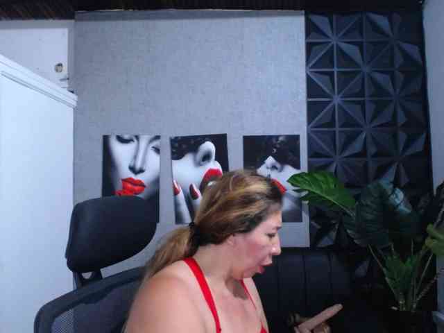 Valentina-mature