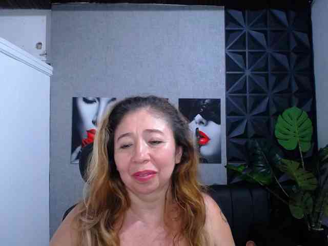 Valentina-mature webcam