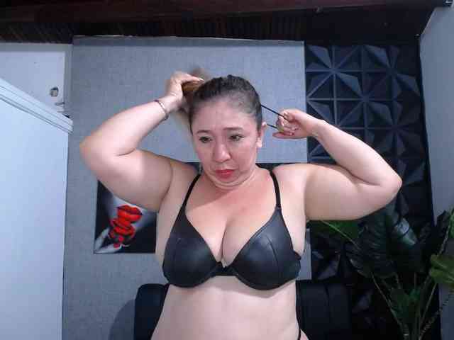Valentina-mature webcam