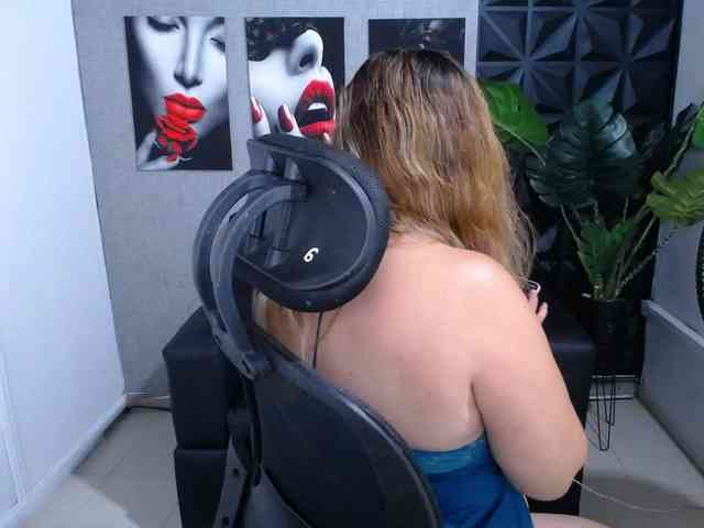Valentina-mature