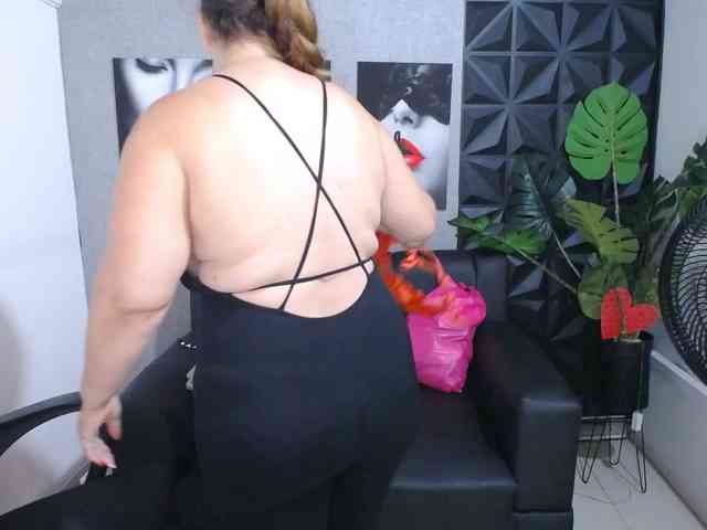 Valentina-mature webcam