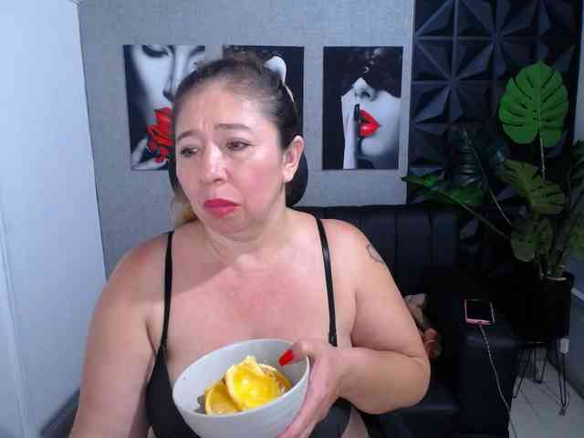 Valentina-mature webcam