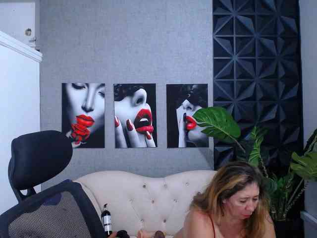 Valentina-mature webcam