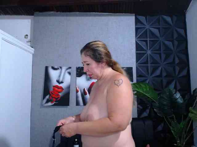 Valentina-mature webcam