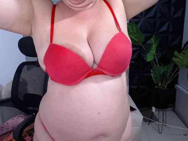 Valentina-mature webcam