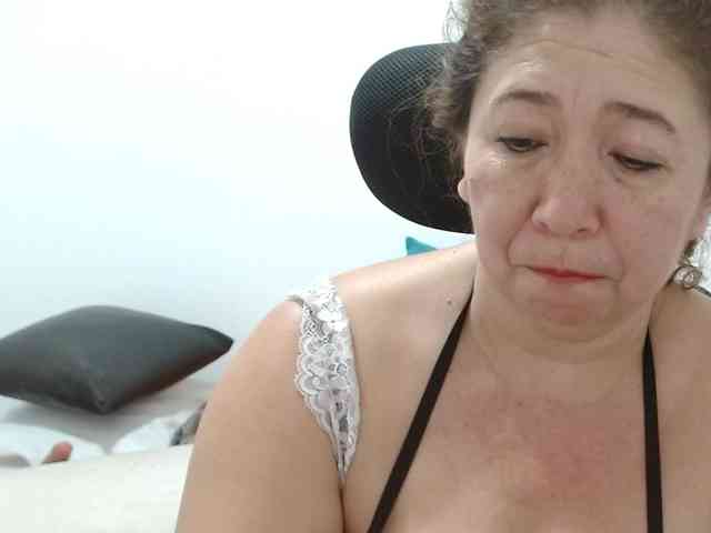 Valentina-mature webcam