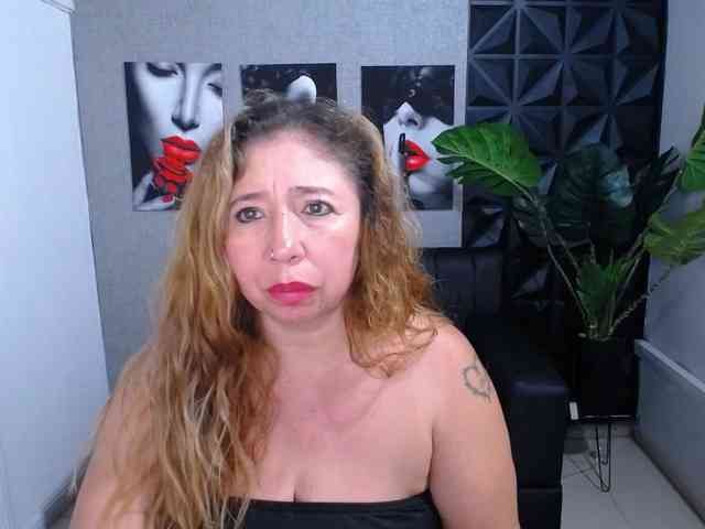 Valentina-mature