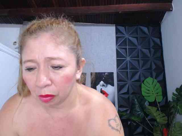 Valentina-mature webcam