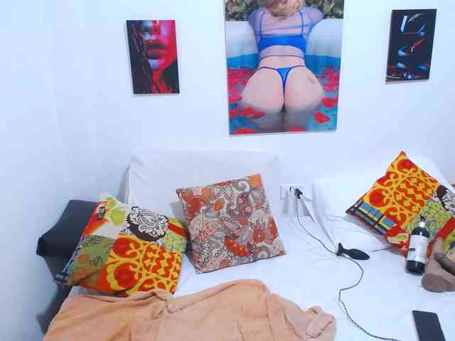 Valentina-mature