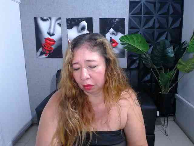 Valentina-mature webcam