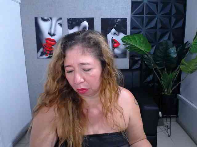 Valentina-mature