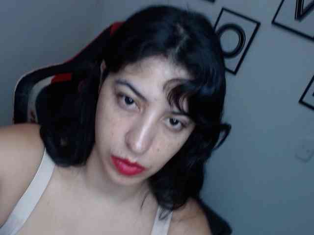 Emily23 webcam