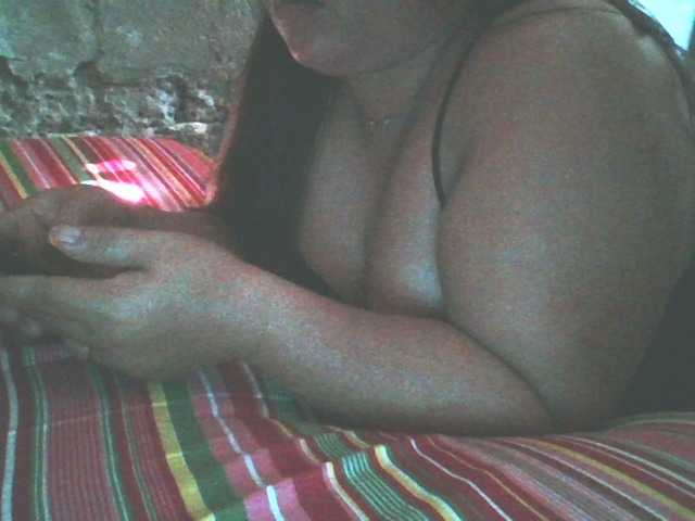 Yummypussy432 live cam on BongaCams
