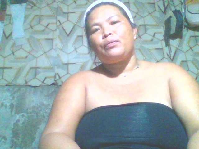 Yummypussy432 live cam on BongaCams