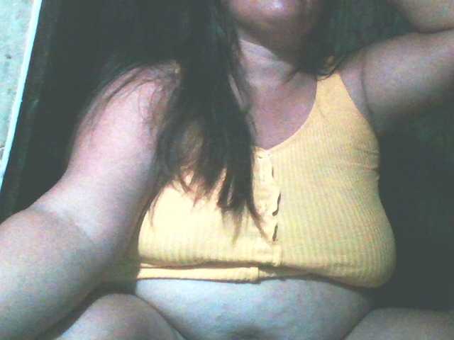 Yummypussy432 live cam on BongaCams