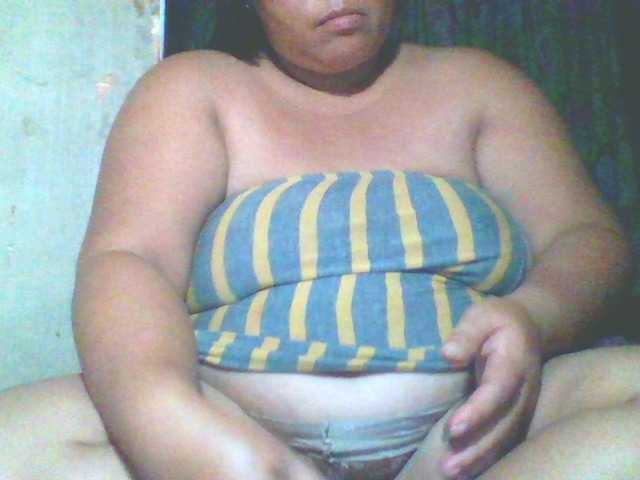 Yummypussy432 live cam on BongaCams