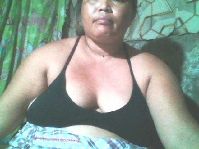 Yummypussy432 live cam on BongaCams