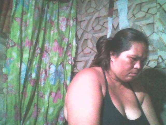 Yummypussy432 live cam on BongaCams
