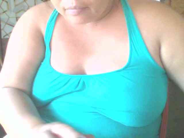 Yummypussy432 webcam