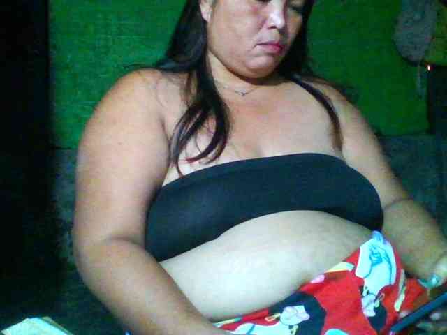 Yummypussy432 webcam