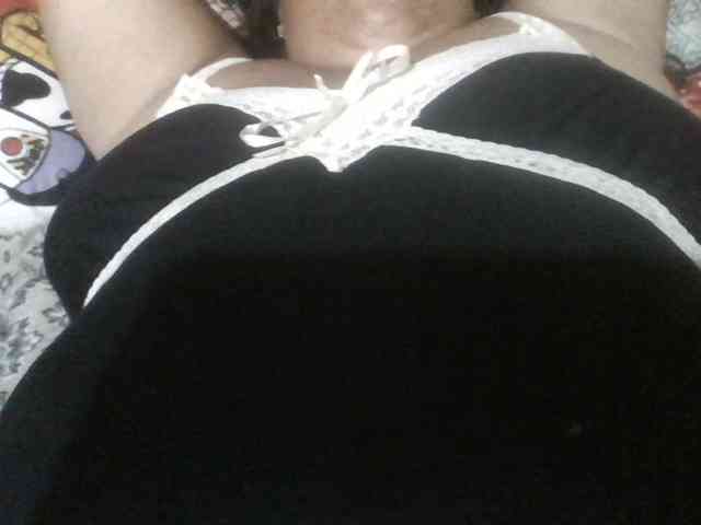 Yummypussy432 Live Webcam on BongaCams