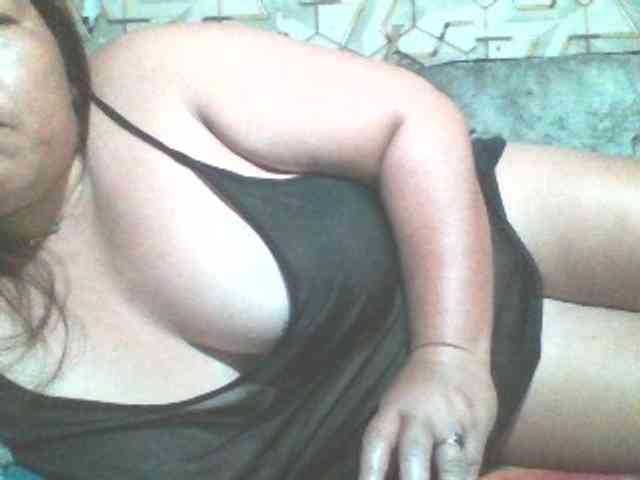 Yummypussy432 webcam