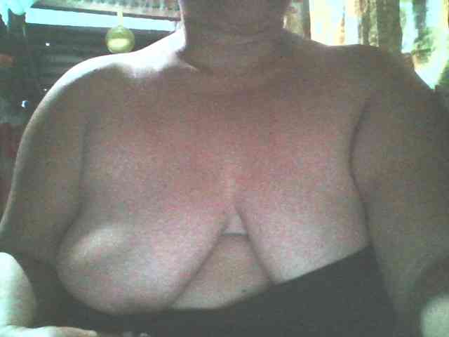 Yummypussy432 Live Webcam on BongaCams