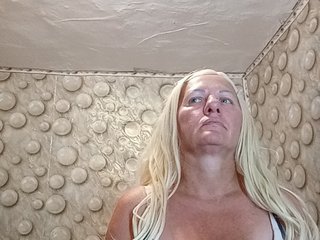 FameLara Porn Show